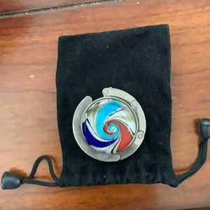 Silver Bag Holder for table with swirl design 💙